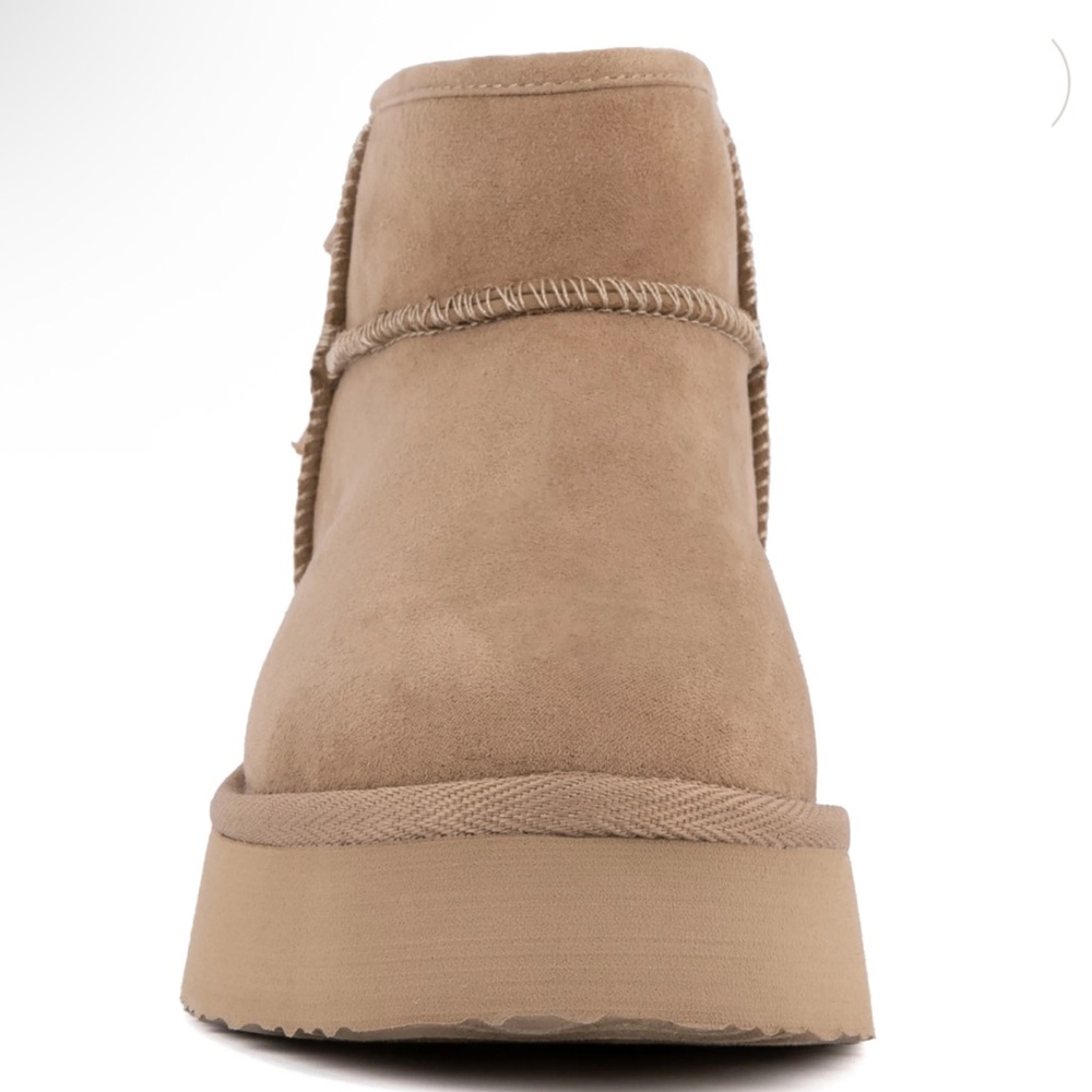 NIB Juicy Couture Olden Women's Winter Boots
Juicy Couture Size 10 - Picture 3 of 6